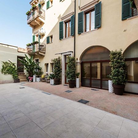 Palazzo Ristori Lägenhet Verona Exteriör bild